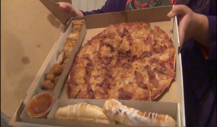 Hot Circle Of Garbage IMO’s Pizza Being Named One of America’s Top Pizzas Is A JOKE