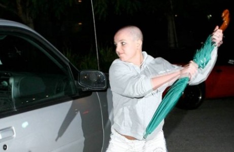 britney_spears_umbrella_01_header